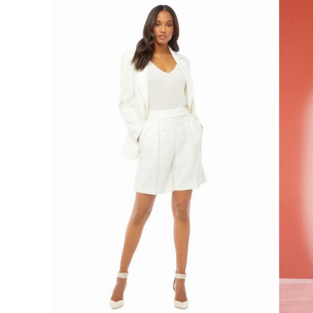 City Shorts in Cream (NWT)